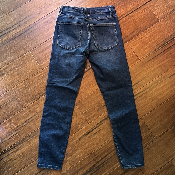 Good American Good Legs Crop Jeans 6/28 - Picture 2 of 4